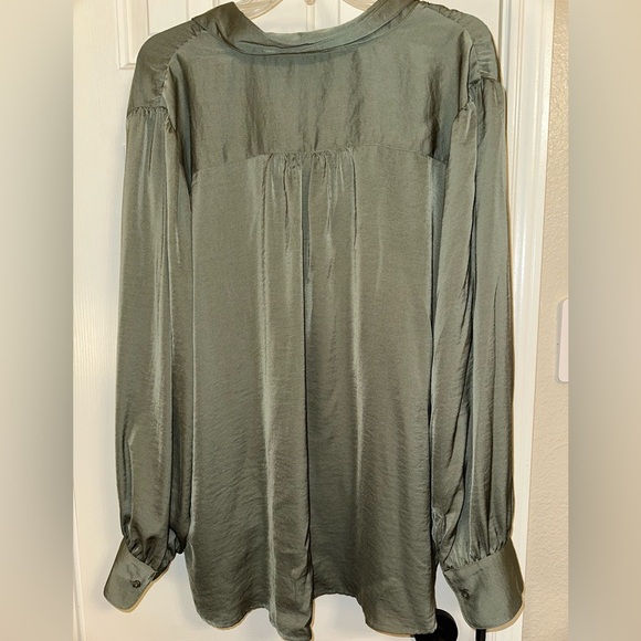 Banana Republic Women's Green Satin Blouse Collared Pullover Top XXL Button Cuff - Picture 7 of 10